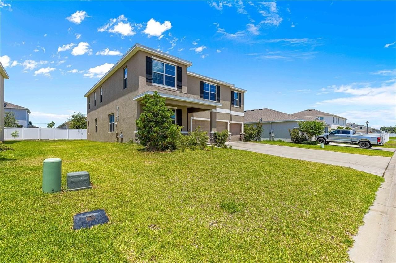 8142 Sw 59th Ave - Photo 2 of 50