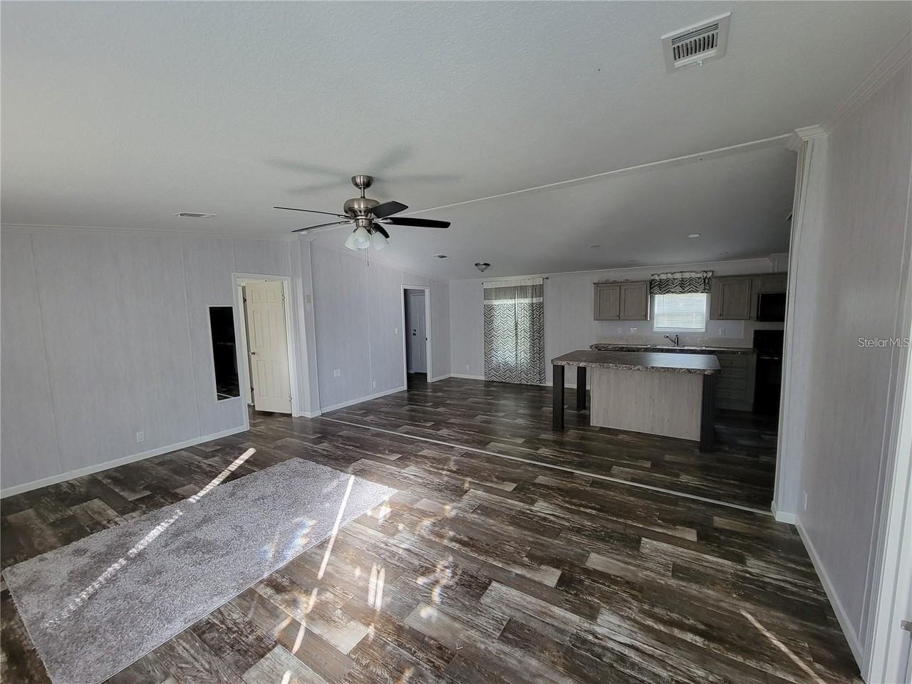 16625 Se 102nd Avenue Rd - Photo 2 of 10