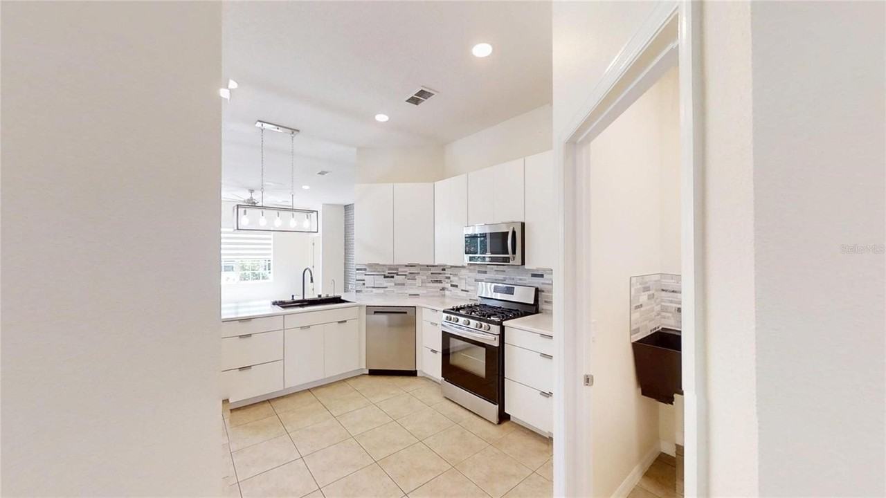 8328 Sw 84th Place Rd - Photo 7 of 41