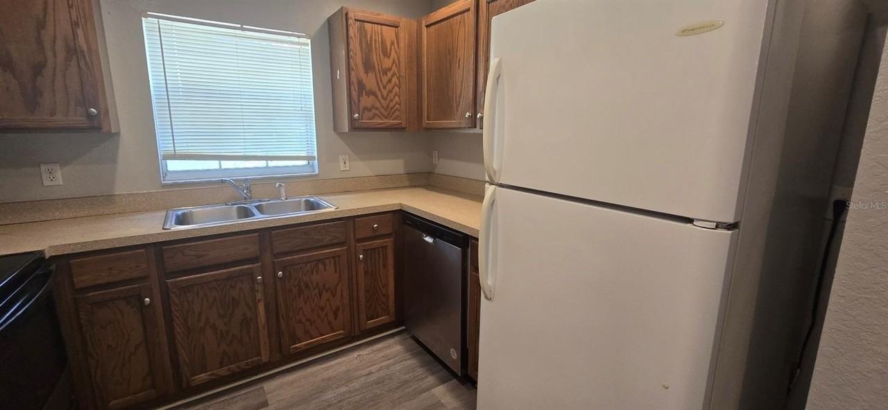 2605 Ne 22nd Ave - Photo 4 of 10