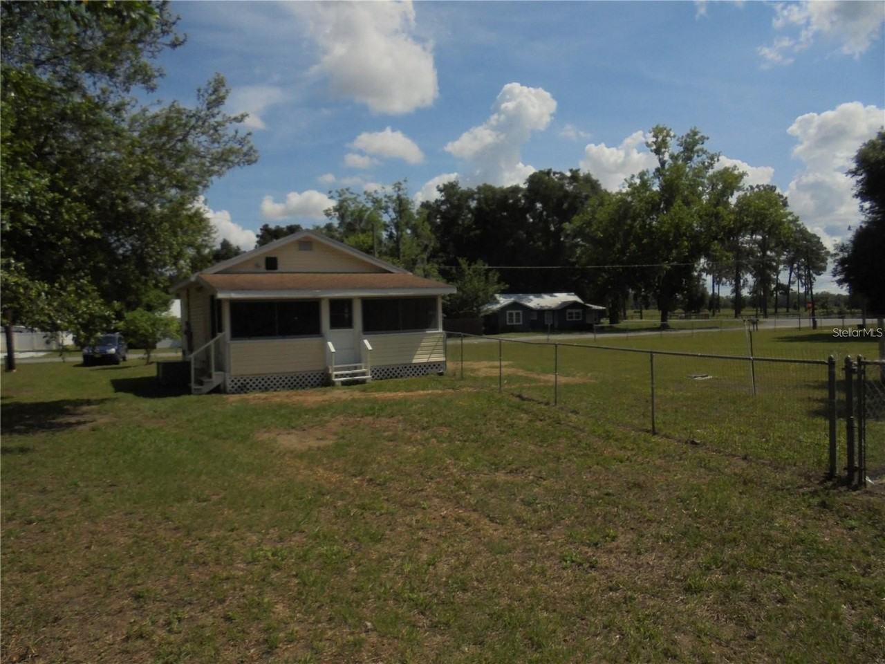 1510 Ne 55th St - Photo 6 of 16