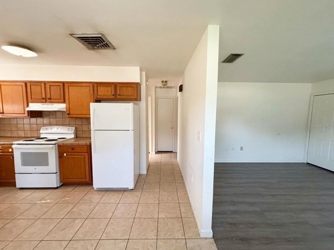 1240 Josephine St - Photo 4 of 10