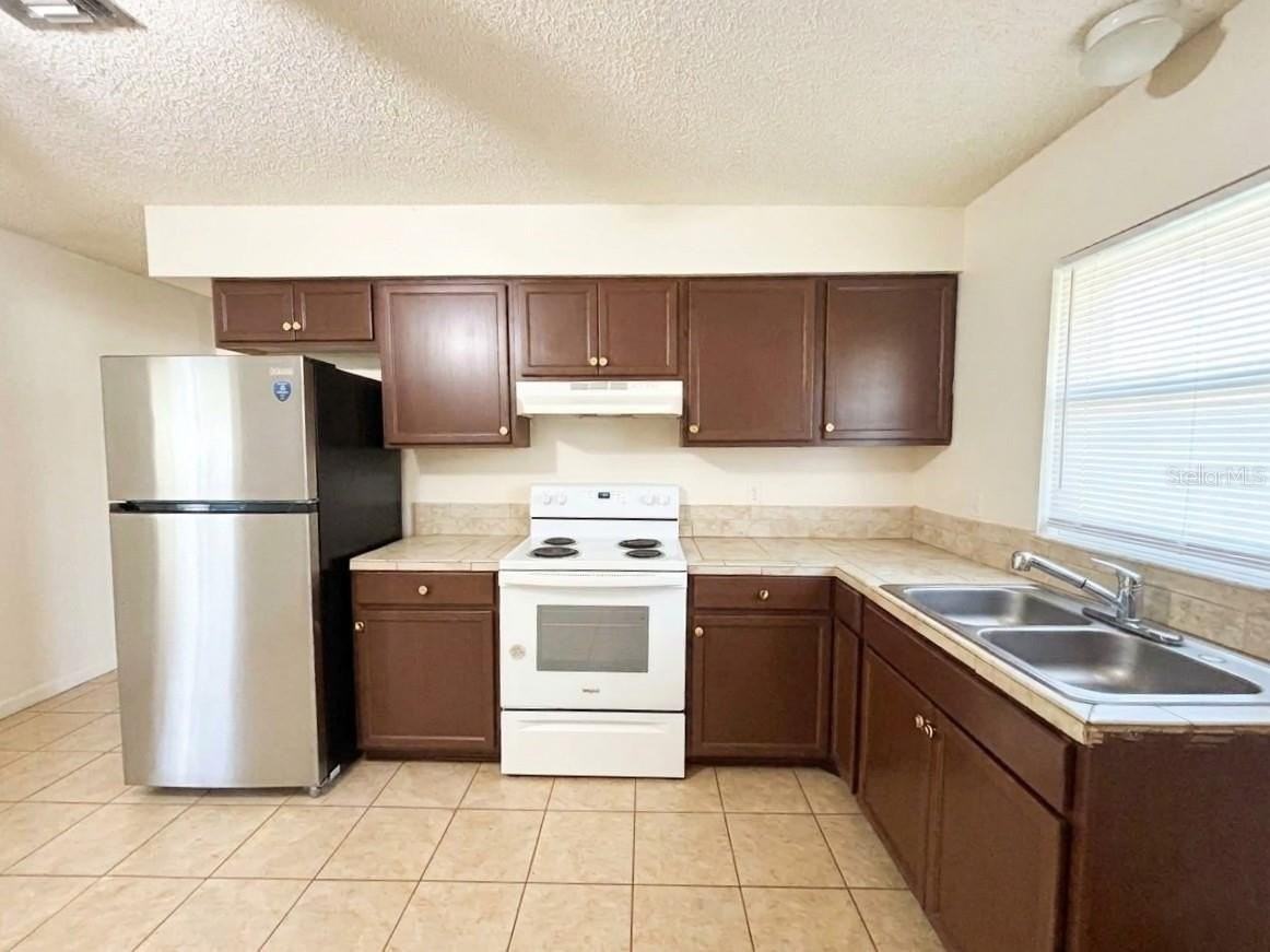 1236 Josephine St - Photo 4 of 10