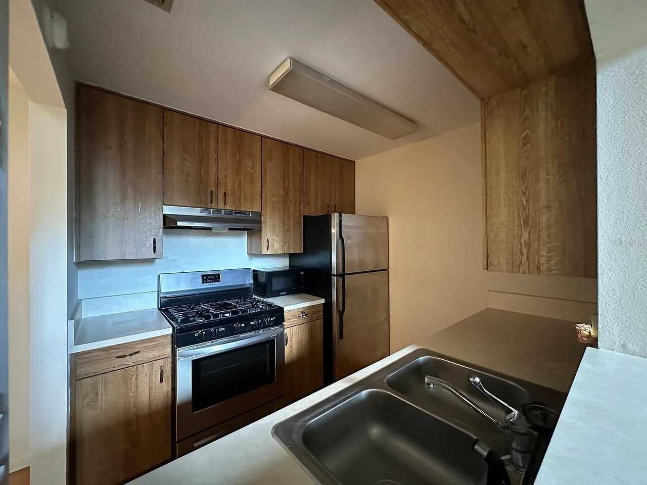 2050 San Marcos Dr Se #215 - Photo 7 of 13