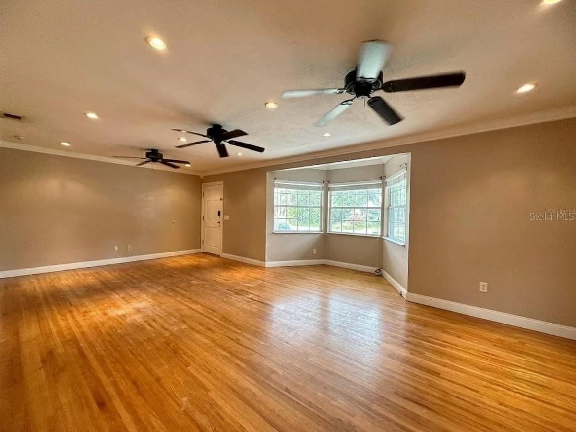 702 Avenue H Ne - Photo 6 of 20