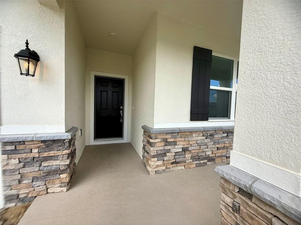 1306 Normandy Dr - Photo 2 of 38