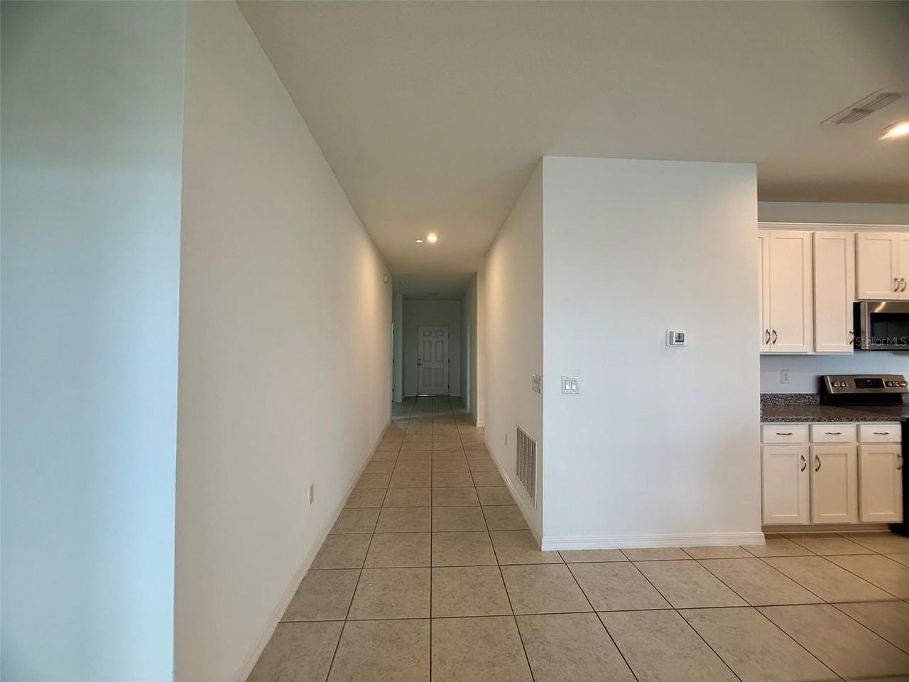 1306 Normandy Dr - Photo 4 of 38