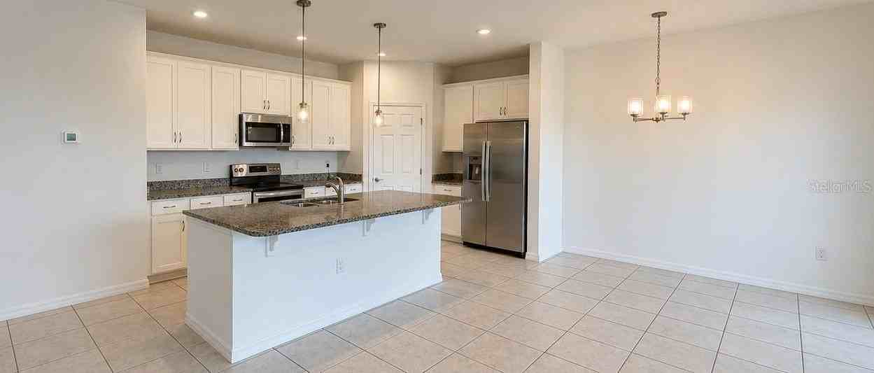 1306 Normandy Dr - Photo 6 of 38
