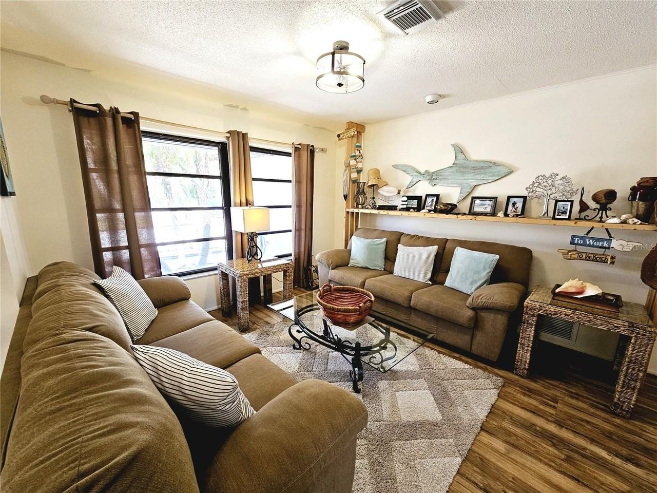 2411 Belle Rd - Photo 5 of 30