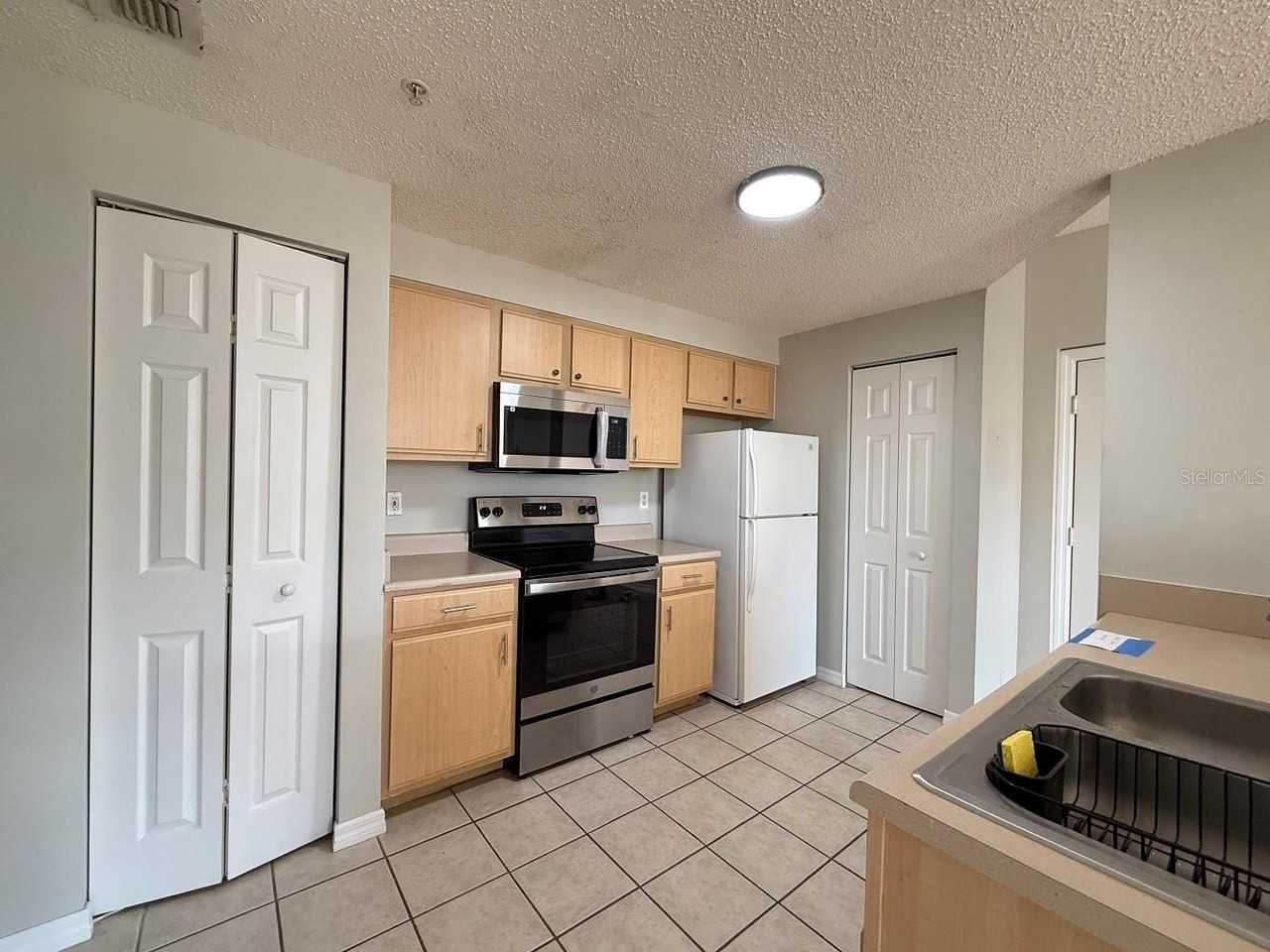 10831 Windsor Walk Dr #1305 - Photo 4 of 15