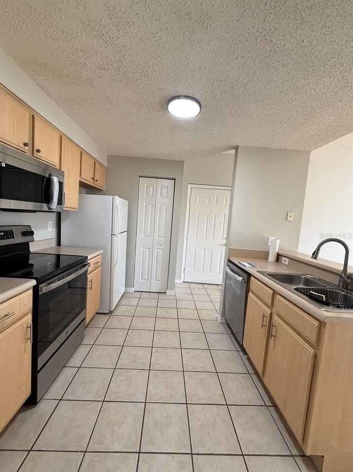 10831 Windsor Walk Dr #1305 - Photo 7 of 15