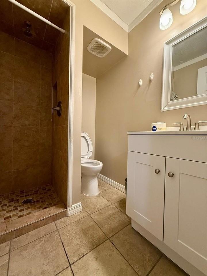 23737 Lake Ave - Photo 4 of 11