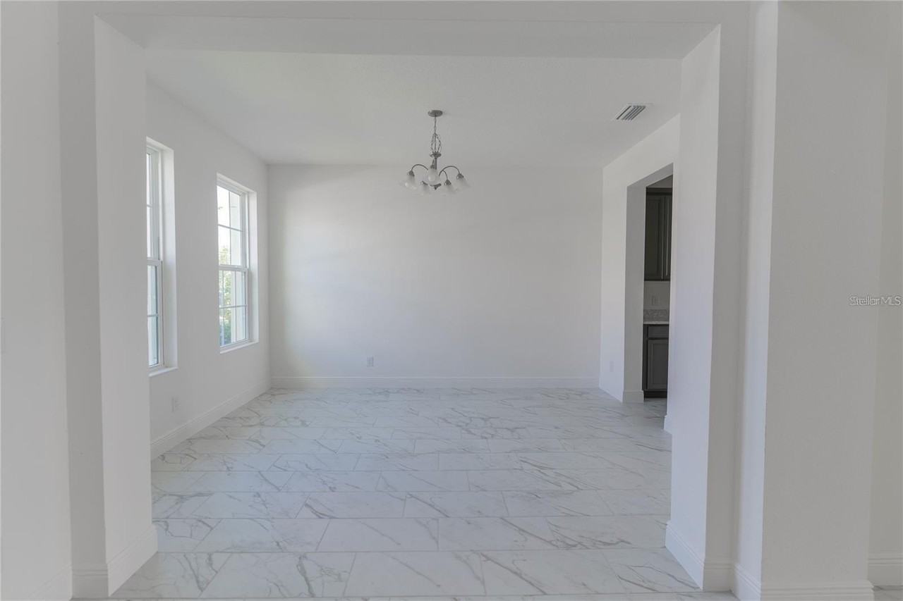 5018 Down Ct - Photo 6 of 50