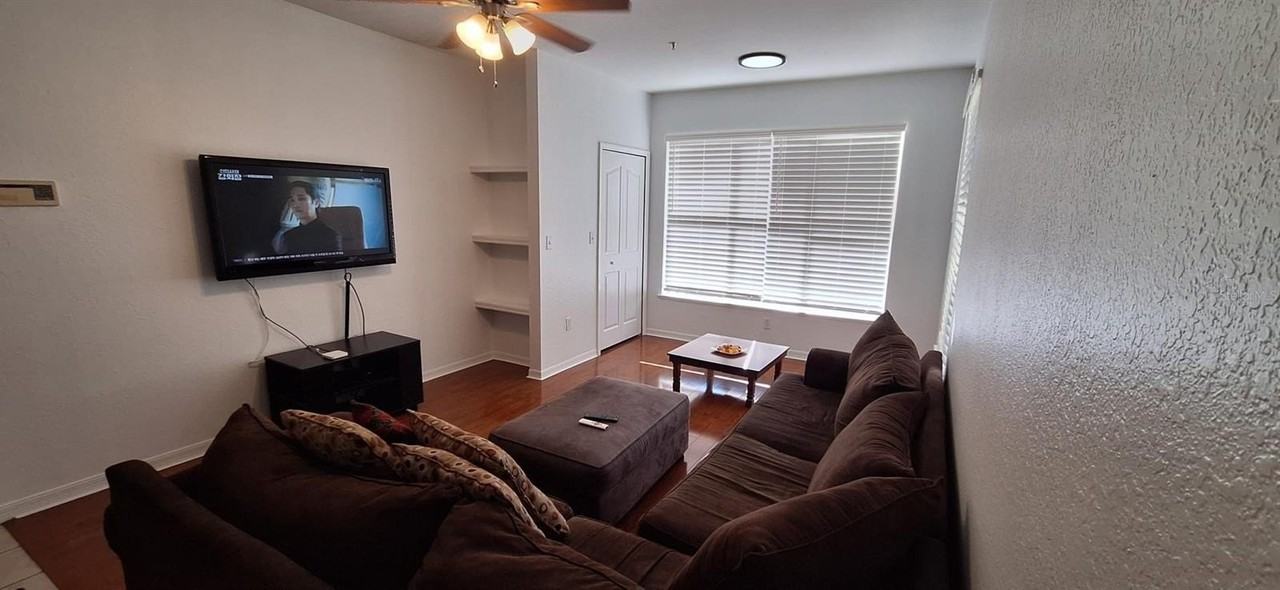8927 Legacy Ct #201 - Photo 3 of 18