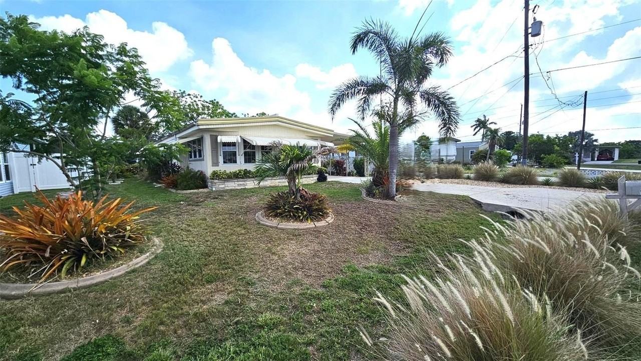 1240 Seagull Dr - Photo 3 of 42