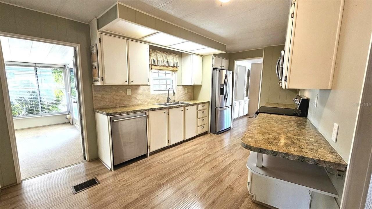 1240 Seagull Dr - Photo 6 of 42