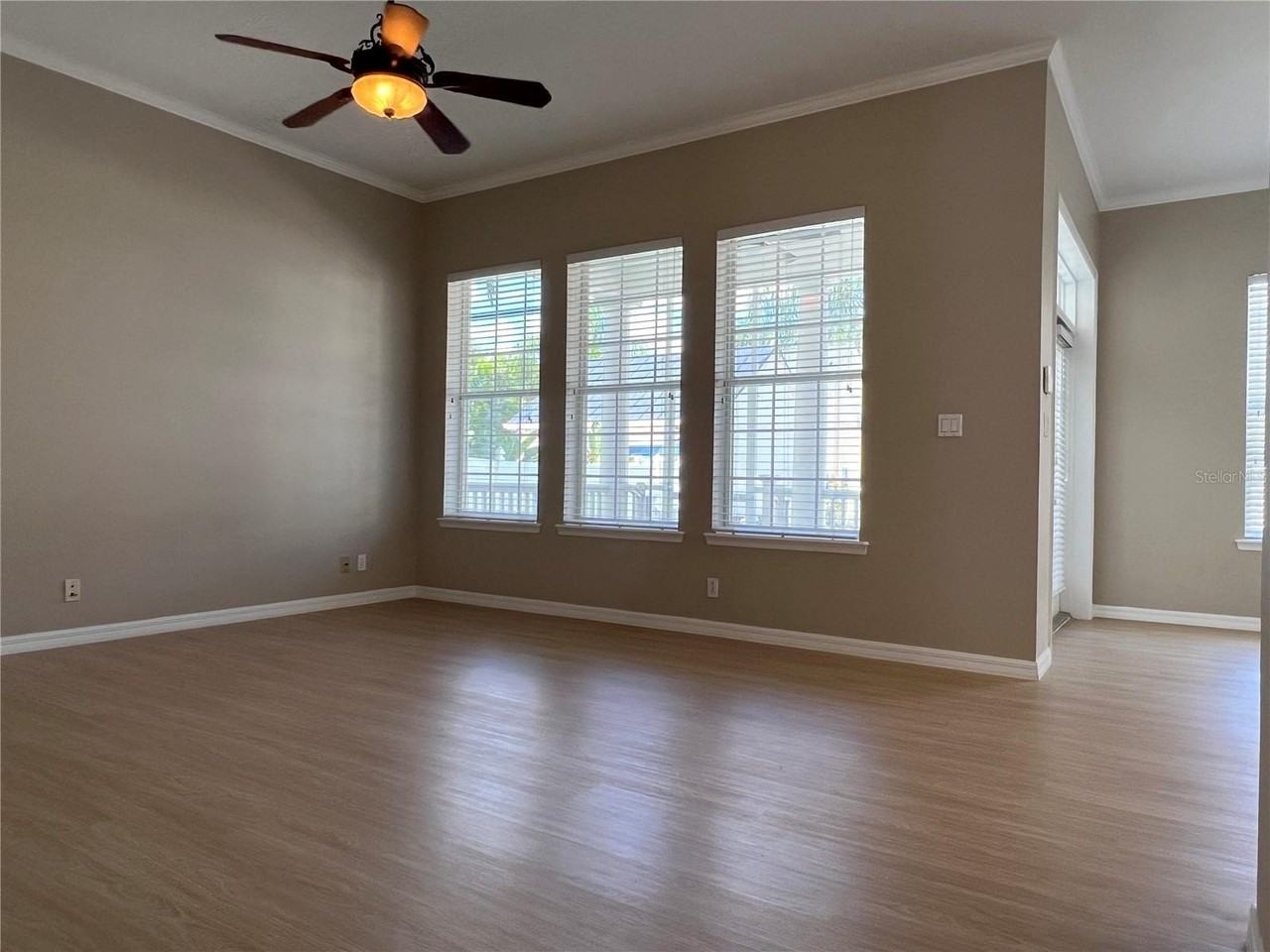 502 Greenbrier Ave - Photo 5 of 41