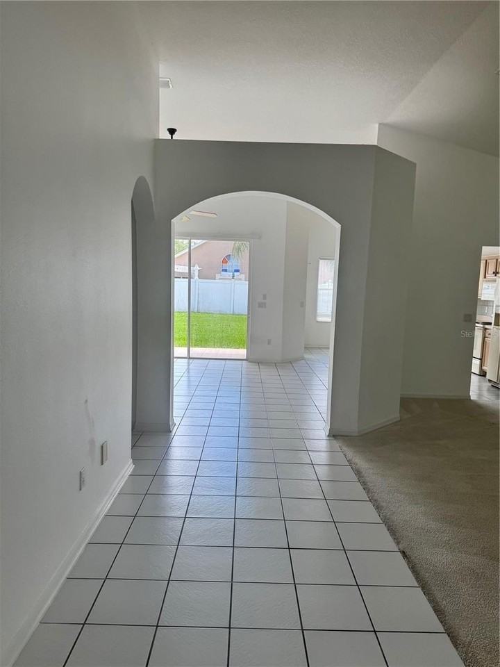128 Westmoreland Cir - Photo 4 of 12