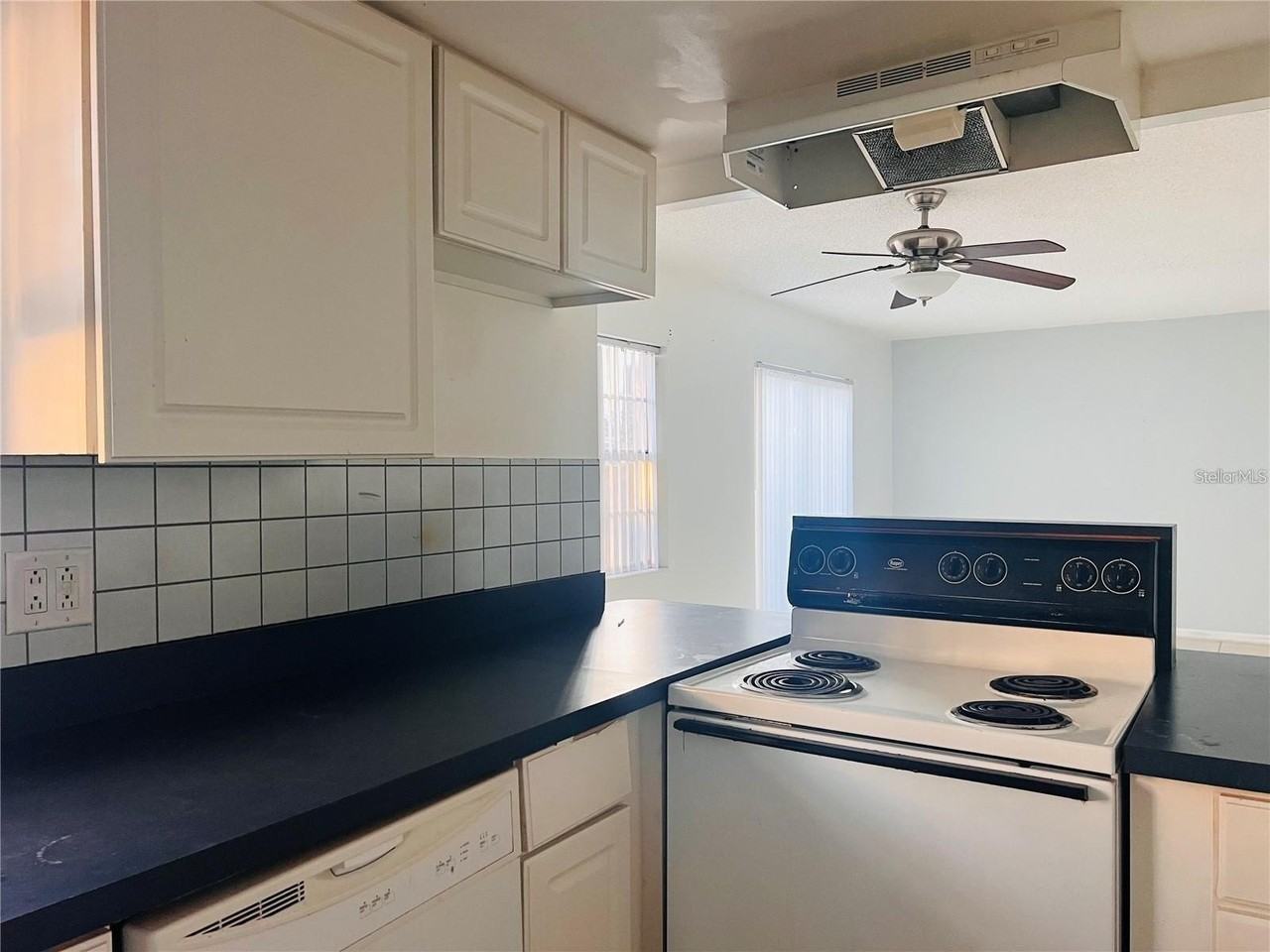 1000 S Semoran Blvd #715 - Photo 6 of 11