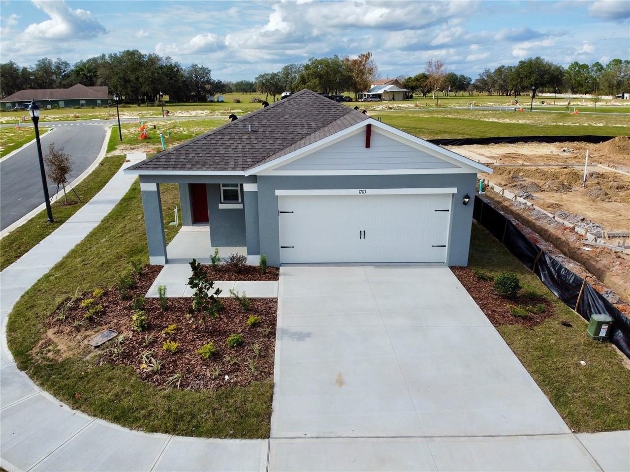 1703 Post Oak Dr - Photo 2 of 28
