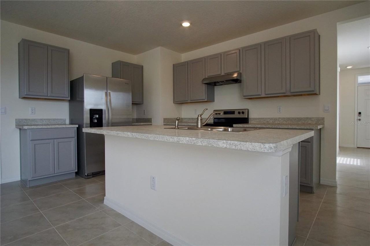 1703 Post Oak Dr - Photo 4 of 28