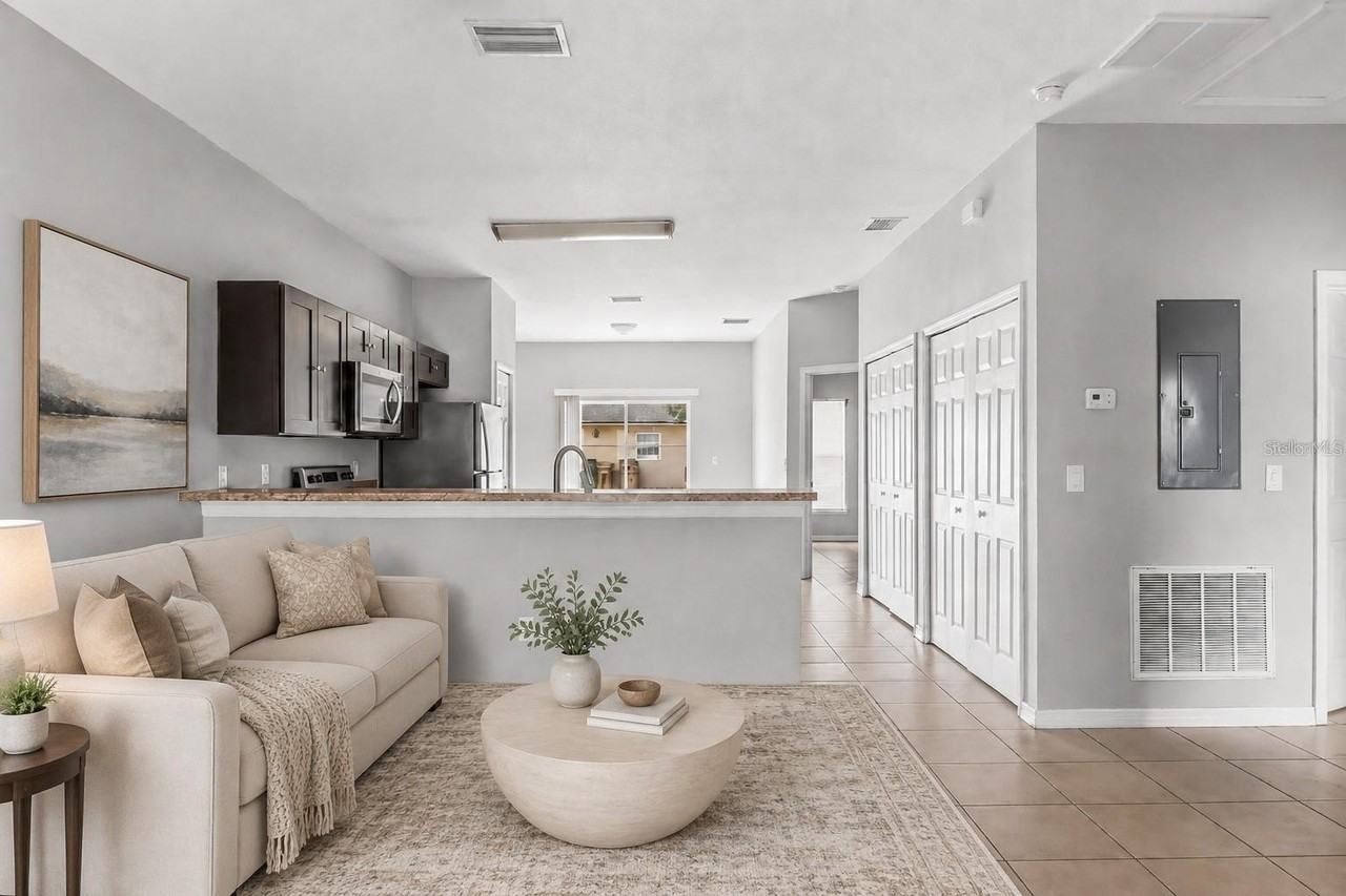 677 Royalty Ct - Photo 4 of 16