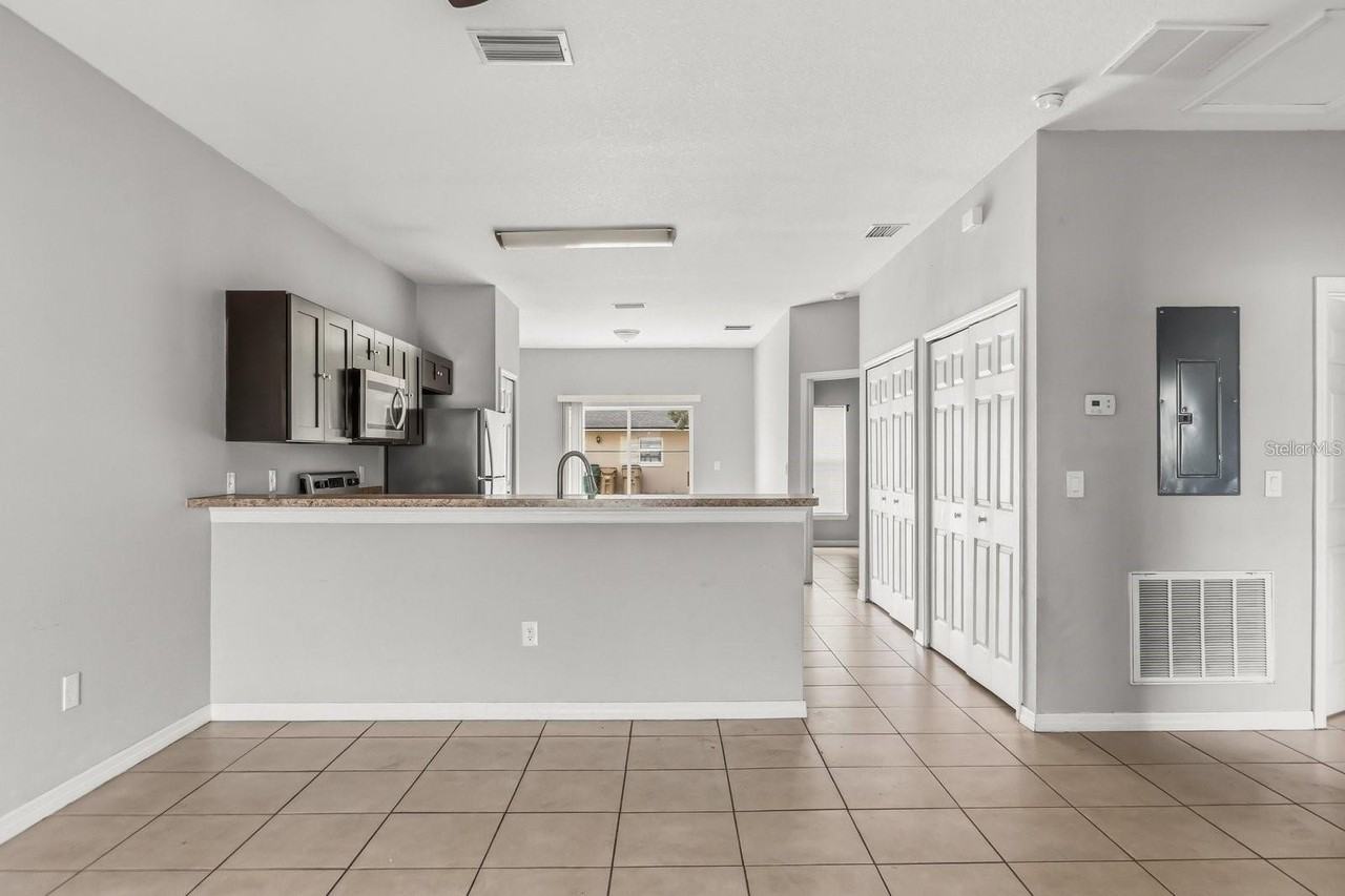 677 Royalty Ct - Photo 7 of 16