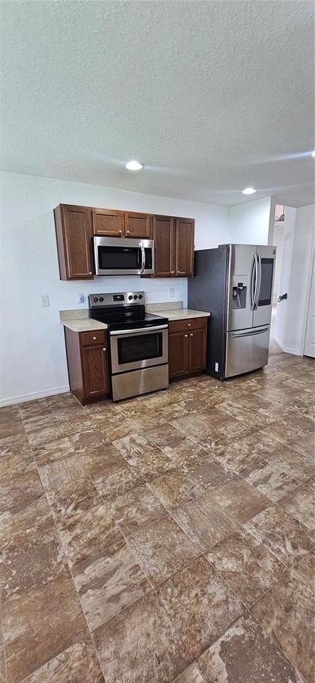 240 Solis Dr - Photo 6 of 22