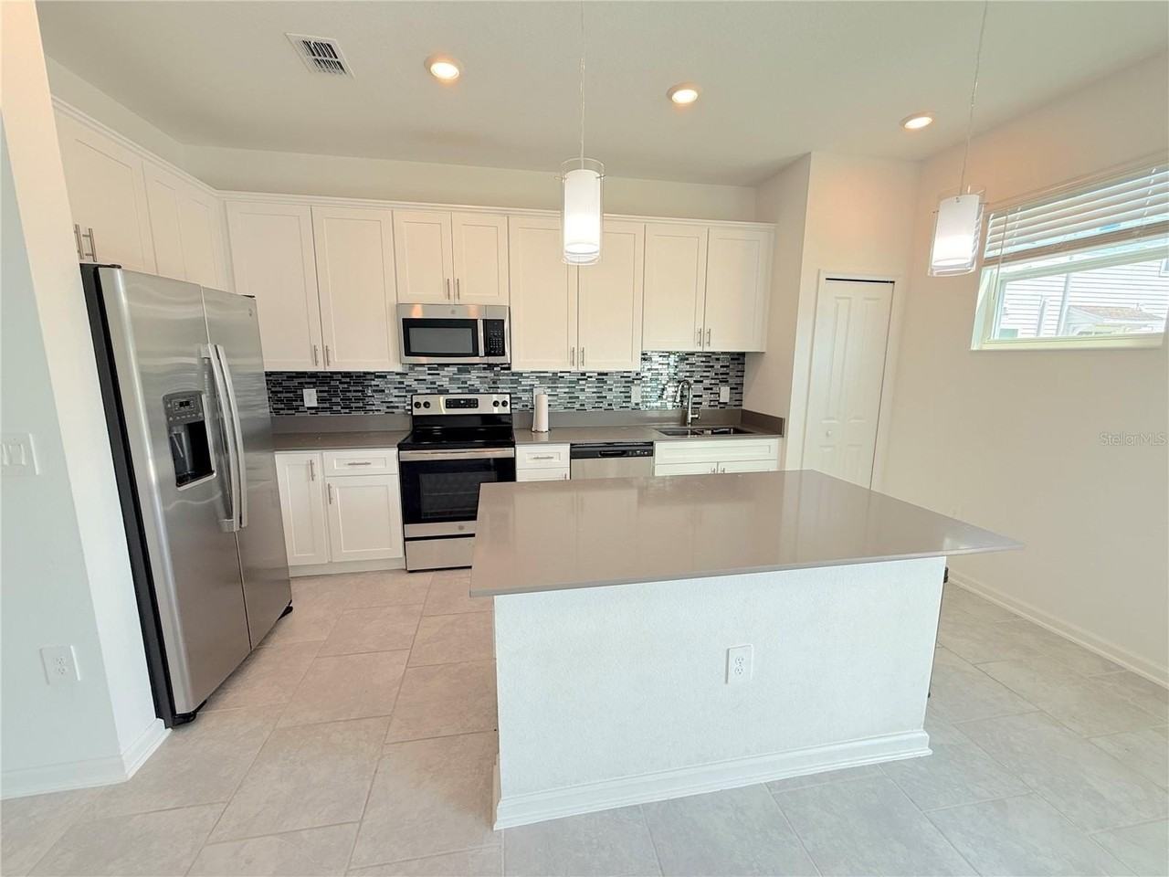 7509 Stone Creek Trl - Photo 4 of 15