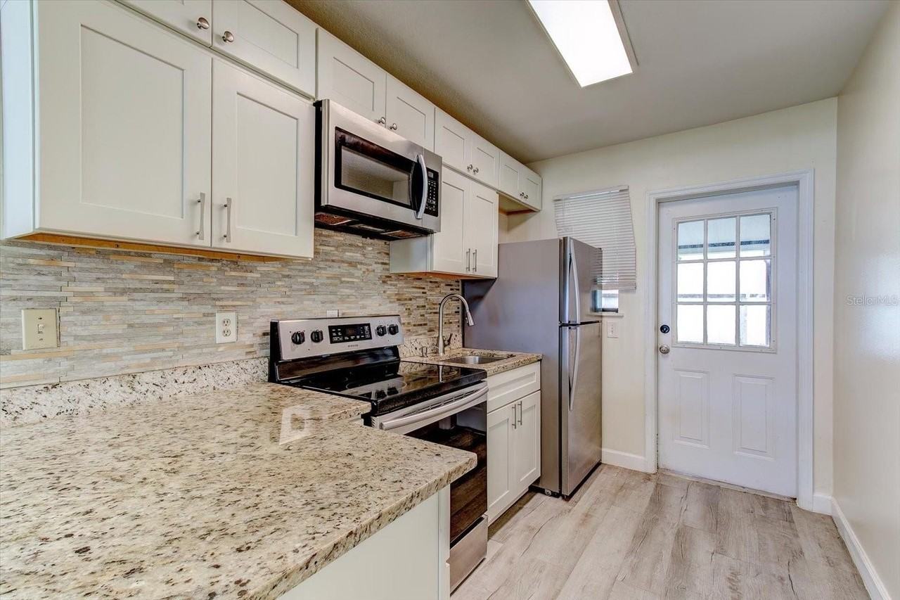 232 Northshore Dr #A - Photo 4 of 45
