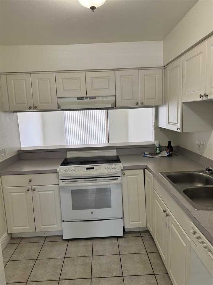 2219 Caribbean Dr S #27 - Photo 5 of 19