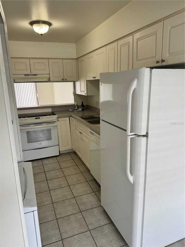 2219 Caribbean Dr S #27 - Photo 6 of 19