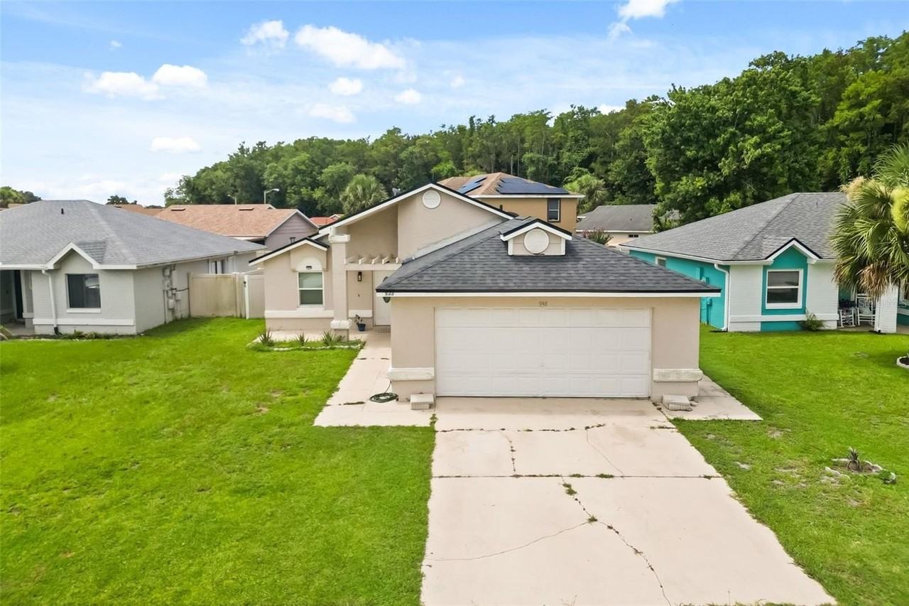 948 Ocala Woods Ln - Photo 2 of 27
