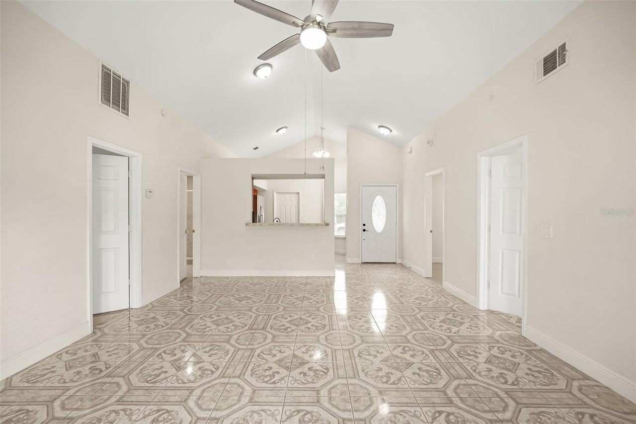 948 Ocala Woods Ln - Photo 6 of 27