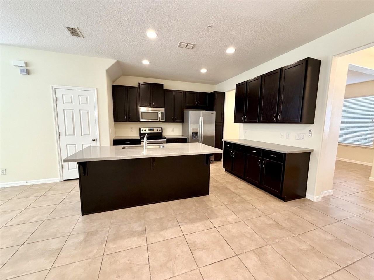 8568 Dufferin Ln - Photo 4 of 21
