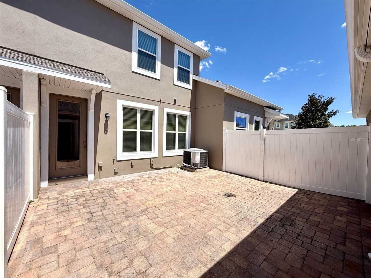 8568 Dufferin Ln - Photo 7 of 21