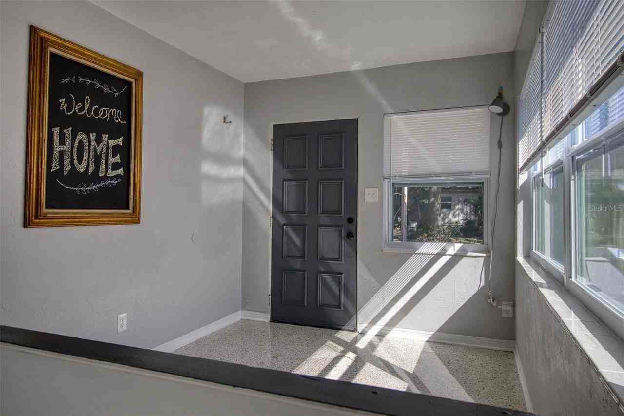 634 15th Ave S - Photo 3 of 19