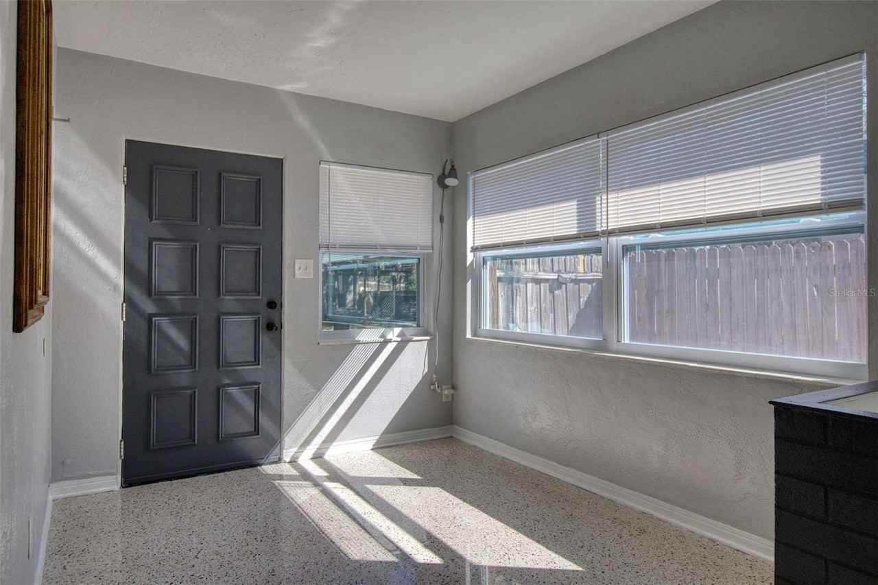 634 15th Ave S - Photo 4 of 19