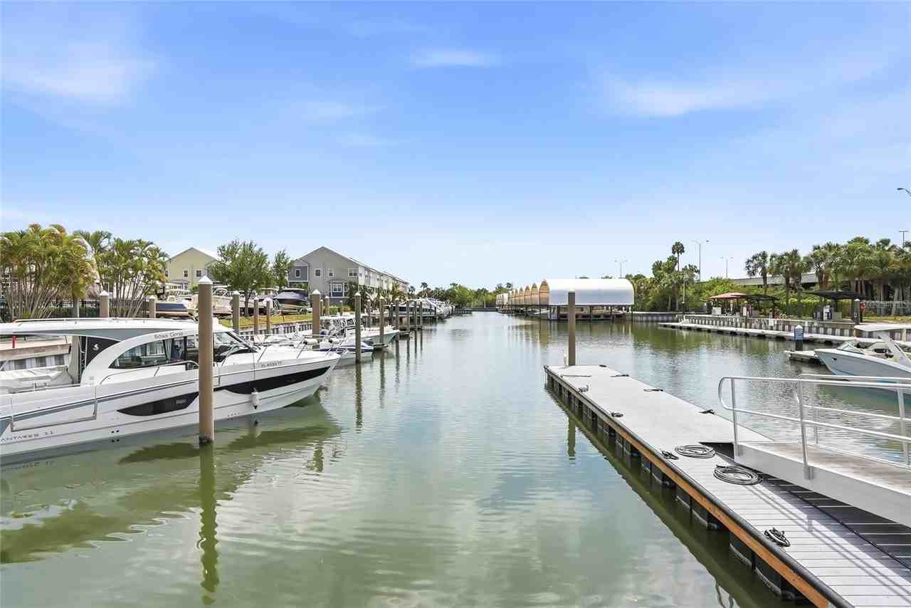 3162 Moorings Dr S - Photo 4 of 50