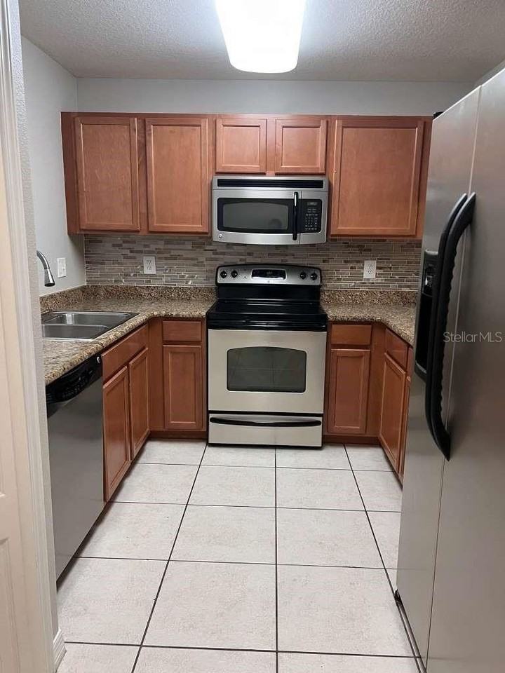 12960 Trade Port Pl - Photo 2 of 15