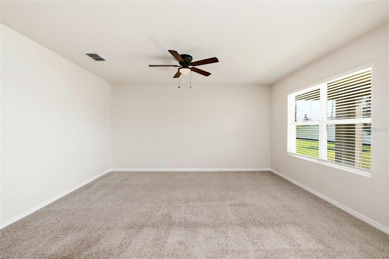 2725 Dumont Ln - Photo 6 of 32