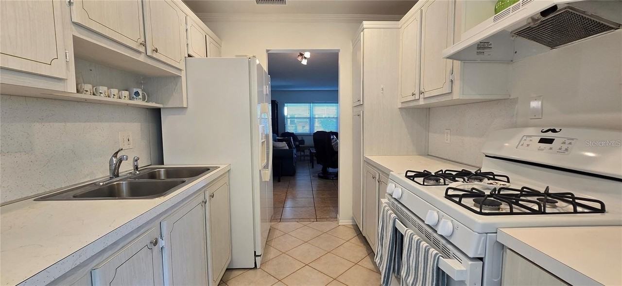 5267 81st St N #5 - Photo 7 of 43