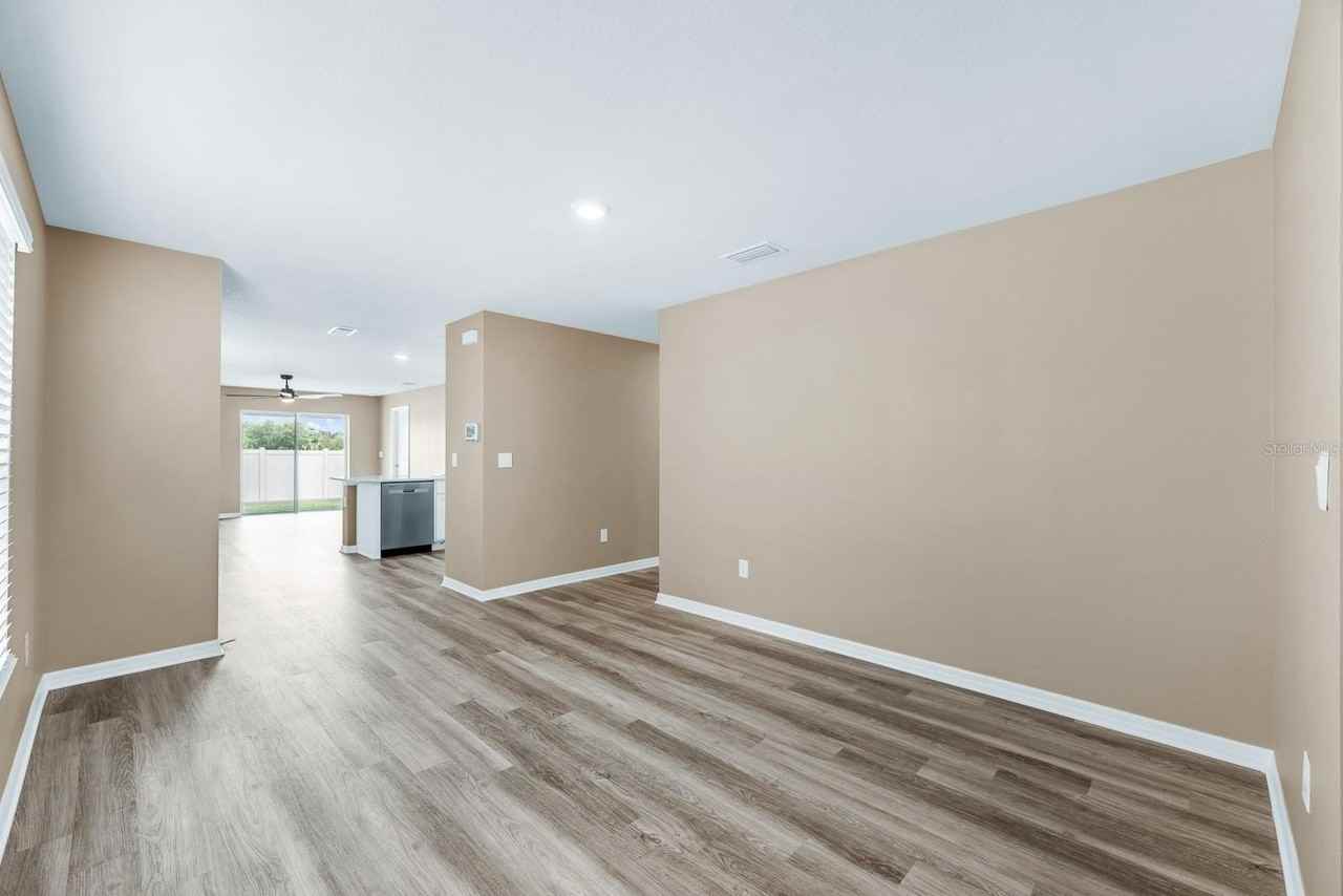 5029 Rocky Coast Pl - Photo 4 of 28