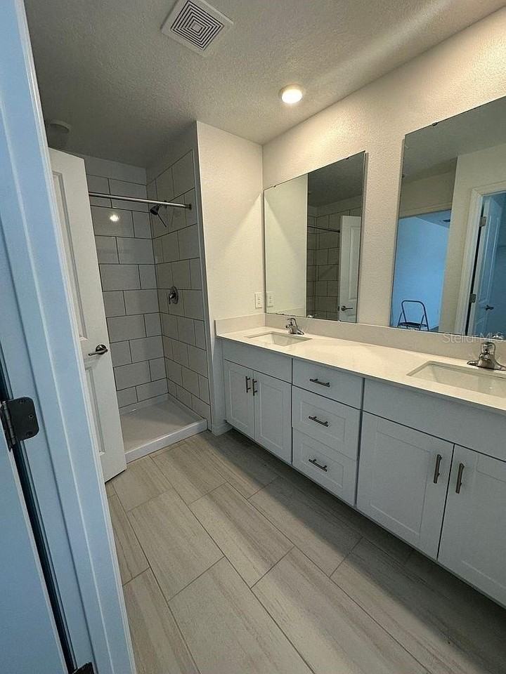 2505 Victorious Falls Ave - Photo 4 of 12