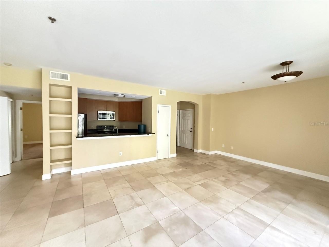 13212 Arbor Isle Dr #201 - Photo 4 of 22