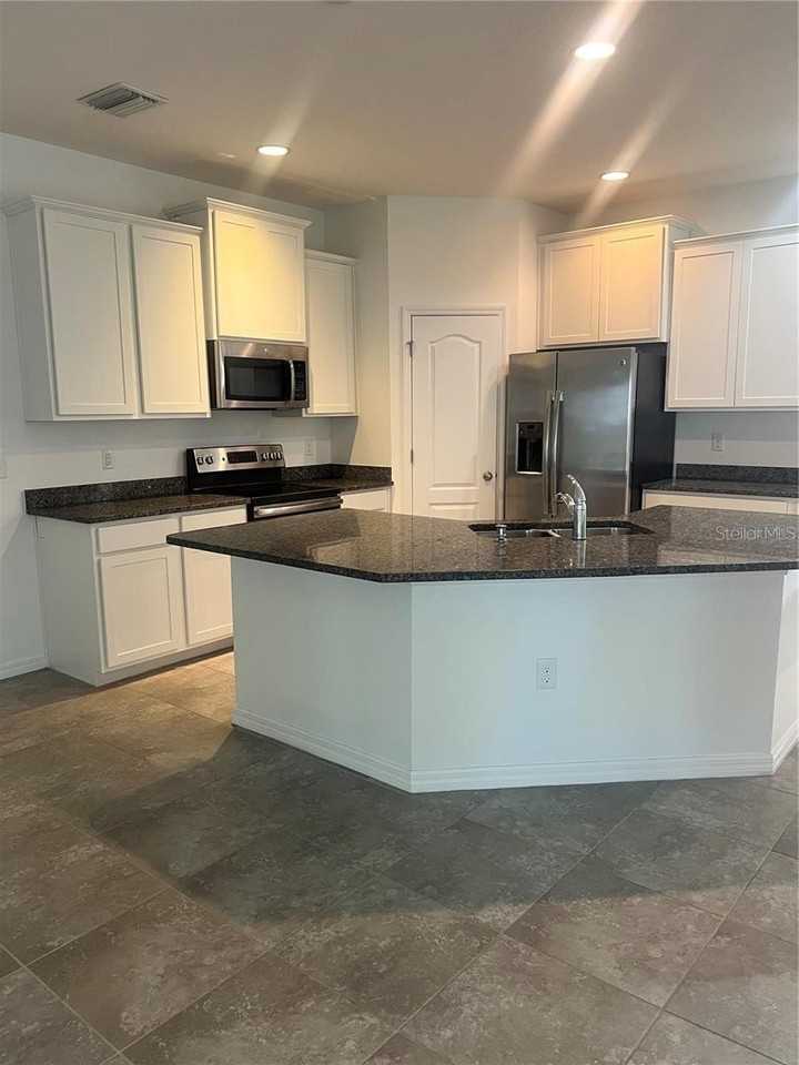 32995 Windelstraw Dr - Photo 3 of 26