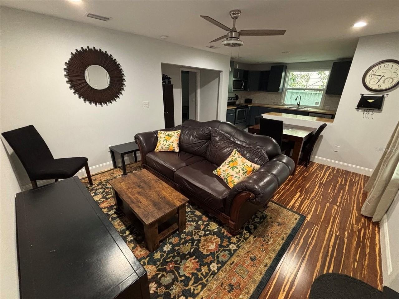 1319 S Michigan Ave - Photo 4 of 14