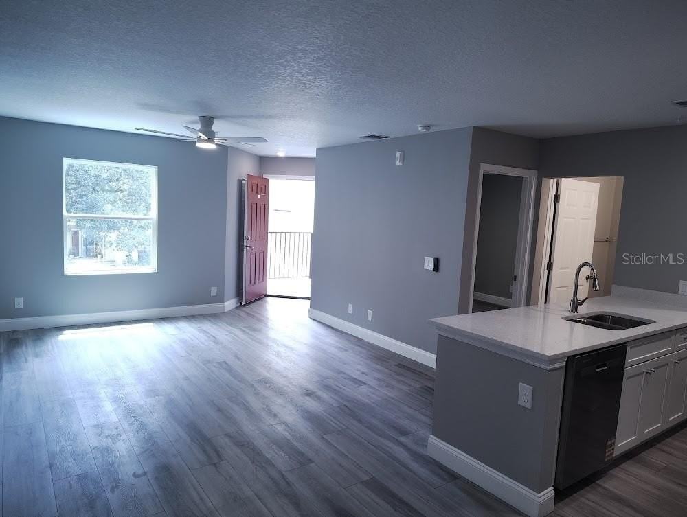 3024 Parkway Blvd #202 - Photo 2 of 18