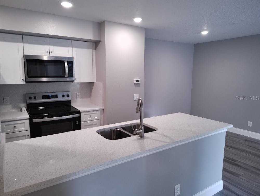 3024 Parkway Blvd #202 - Photo 6 of 18