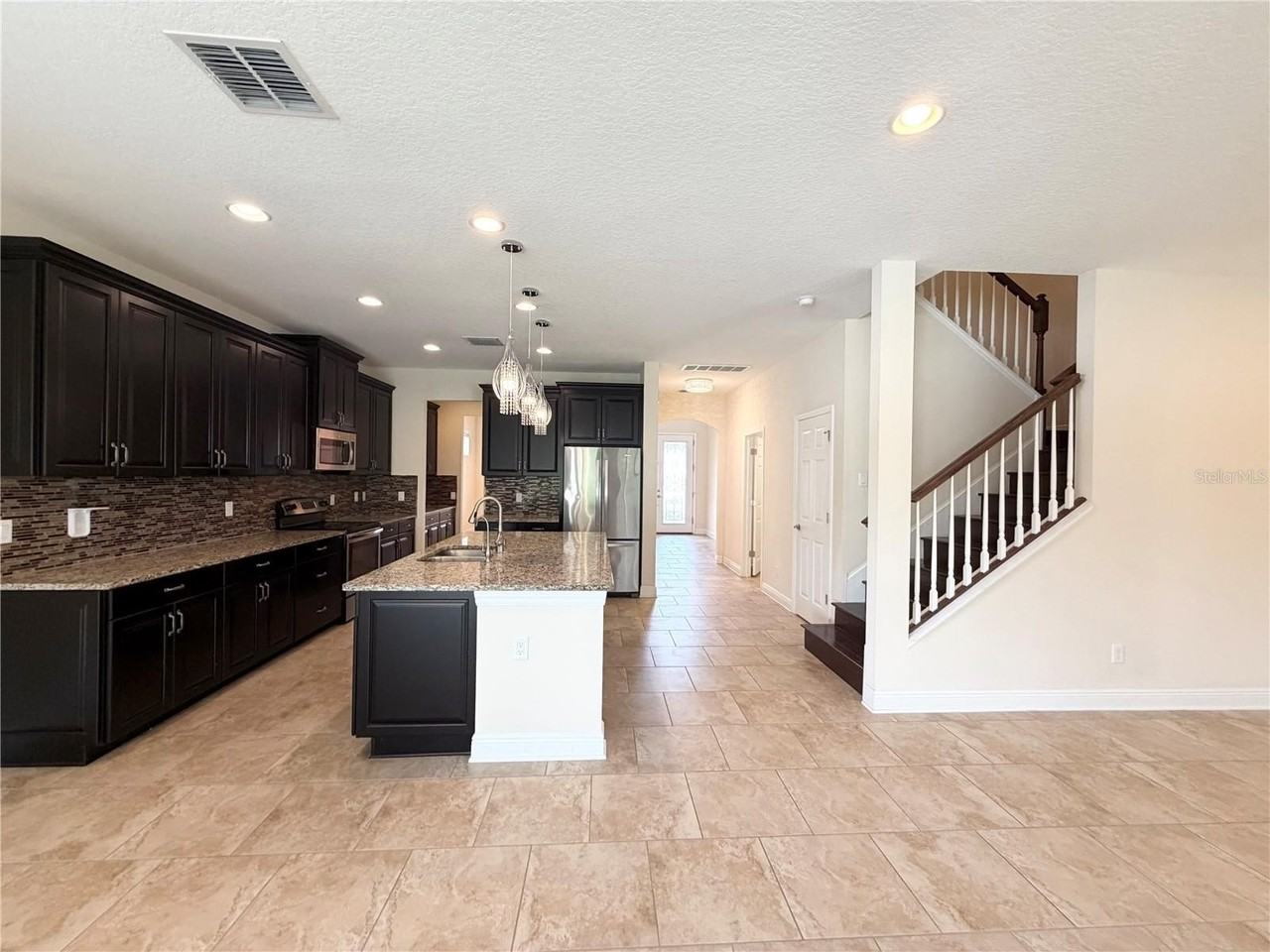 19522 Whispering Brook Dr - Photo 4 of 41